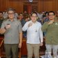 Sekdaprov Adhy Karyono saat membuka Sosialisasi Peraturan Daerah Nomor 1 Tahun 2026 tentang Penanggulangan Bencana Jawa Timur di Kantor Badan Perencanaan Pembangunan Daerah (Bappeda) Jatim Surabaya. (Foto: Adpim For DigitalJatim)