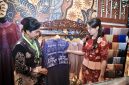 Ketua Dewan Kerajinan Nasional Daerah (Dekranasda) Provinsi Jawa Timur, Arumi Bachsin Emil Dardak, resmi membuka Batik Bordir & Aksesoris Fair (BBA Fair) 2026 di Exhibition Hall Grand City Mall Surabaya/ (Foto: Adpim for digitaljatim)