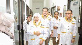 Gubernur Jawa Timur Khofifah Indar Parawansa bersama Kepala Badan Karantina Indonesia Abdul Kadir Karding meresmikan Instalasi Karantina Terpadu Jawa Timur di kawasan Puspa Agro Jemundo, Sidoarjo. (Foto: Adpim For DigitalJatim)
