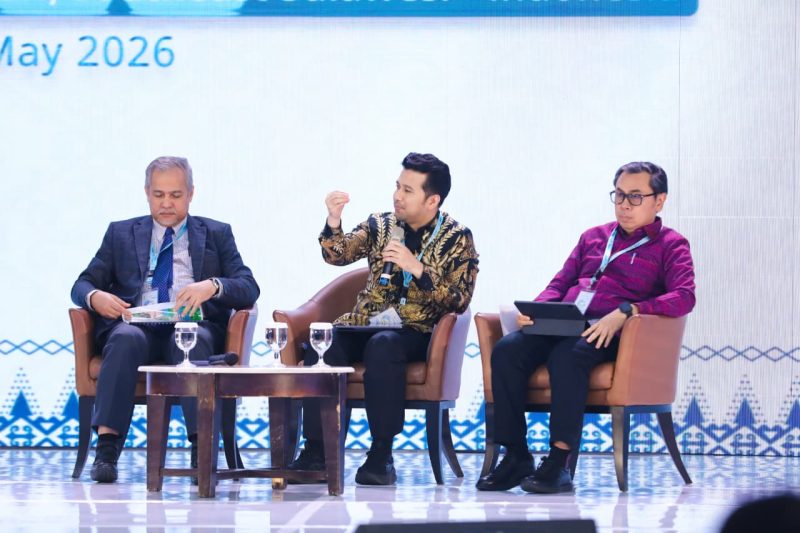 Wakil Gubernur Jawa Timur Emil Elestianto Dardak menjadi pembicara dalam forum internasional UCLG ASPAC Executive Bureau Meeting & Asia-Pacific Forum 2026 di Claro Hotel Kendari. (Foto: Adpim For DigitalJatim)
