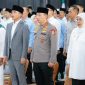 Gubernur Jawa Timur Khofifah Indar Parawansa mendampingi Wakil Presiden RI Gibran Rakabuming dan Kapolri Jenderal Polisi Listyo Sigit Prabowo menghadiri Haul ke-55 Al Maghfurlah KH. Abdul Wahab Chasbullah di Pondok Pesantren Bahrul Ulum Tambakberas Kabupaten Jombang. (Foto: Adpim For DigitalJatim)