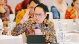 Sekdaprov Adhy yang mewakili Gubernur Jawa Timur Khofifah Indar Parawansa menghadiri Rapat Kerja Gubernur Forum Kerja Sama Daerah Mitra Praja Utama (FKD–MPU) Tahun 2026 di Hotel Tentrem Kota Semarang. (Foto: Adpim For DigitalJatim)
