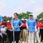 Ketua Umum Persatuan Wanita Olahraga Seluruh Indonesia (Perwosi) Jawa Timur Arumi Bachsin Elestianto Dardak didampingi Bupati Sidoarjo Subandi dan Ketua TP PKK Sidoarjo sekaligus Anggota Komisi E DPRD Jatim dr. Sriatun menghadiri pembukaan Piala Gubernur Jatim Open Woodball 2026 yang berlangsung di Stadion Jenggolo Sidoarjo. (Foto: Adpim For DigitalJatim)