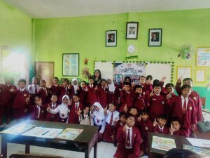 Asyik dan Interaktif, Pelatihan Mendongeng Digital Unesa Bikin Siswa Gemar Membaca