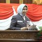 Wakil Bupati Sidoarjo Hj. Mimik Idayana memberikan sambutan dalam rapat paripurna DPRD Sidoarjo. (Foto: Istimewa)
