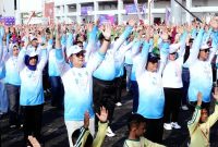 Sekretaris Daerah Provinsi Jawa Timur Adhy Karyono menghadiri senam anak Indonesia hebat di Pamekasan. (Foto: Adpim For DigitalJatim)
