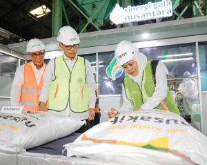 Tinjau Pabrik Gula Ngadirejo, Khofifah Sebut Jatim Jadi Kunci Ketahanan Gula Nasional