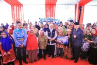 Hari Lanjut Usia Nasional 2026 di Jatim, Gubernur Khofifah Ingatkan Pentingnya Memuliakan Lansia. (Foto: Adpim For DigitalJatim)