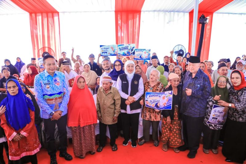 Hari Lanjut Usia Nasional 2026 di Jatim, Gubernur Khofifah Ingatkan Pentingnya Memuliakan Lansia. (Foto: Adpim For DigitalJatim)