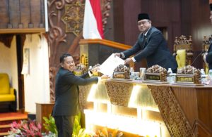 Fraksi PKS Jatim Setujui Dua Raperda Strategis, Tekankan Reformasi Birokrasi dan Penguatan Petrogas Jatim Utama