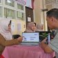 Masa Uji Coba SPMB Surabaya Dimulai, Ribuan Wali Murid Serbu Posko Dispendik.