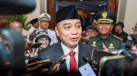 Hadiri Pelantikan Syaifuddin Zuhri, Eri Cahyadi Tekankan Sinergi Pemkot dan DPRD Surabaya.