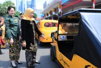 Gubernur Khofifah Bangga Karya Inovatif Siswa SMK Jatim, Kendaraan Listrik Jadi Sorotan Hardiknas. (Foto: Adpim For DigitalJatim)