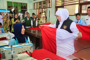 Gubernur Khofifah Sebut Lulusan SMK Jatim Kini Lebih Kompetitif, 91,46 Persen Telah Beraktivitas Produktif