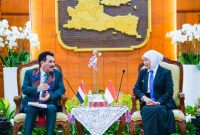 Gubernur Jawa Timur Khofifah Indar Parawansa menerima Duta Besar Luar Biasa dan Berkuasa Penuh Republik Yaman untuk Indonesia, H.E. Mr. Salem Ahmed Abdulrahman Balfakeeh di Gedung Negara Grahadi Surabaya. (Foto: Adpim For DigitalJatim)