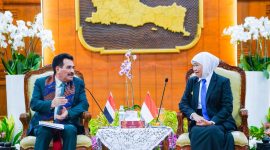 Gubernur Jawa Timur Khofifah Indar Parawansa menerima Duta Besar Luar Biasa dan Berkuasa Penuh Republik Yaman untuk Indonesia, H.E. Mr. Salem Ahmed Abdulrahman Balfakeeh di Gedung Negara Grahadi Surabaya. (Foto: Adpim For DigitalJatim)