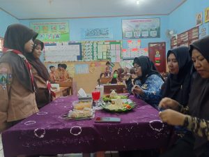 Kreasi Pramuka Cilik Sajikan Hidangan
