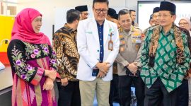 Gubernur JawaTimur Khofifah Indar Parawansa saat menjadi Keynote Speaker dalam Forum Ekonomi Regional Jawa Halal Ecosystem 2026 yang diselenggarakan Kabar Group Indonesia (KGI) Network di kampus Universitas Islam Negeri (UIN) Sunan Kalijaga Yogyakarta. (Foto : Adpim for DigitalJatim).