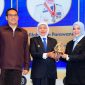 Gubernur Jawa Timur Khofifah Indar Parawansa bersama LL DIKTI VII melaunching Program Kampus Berdampak untuk Komunitas Lebih Tangguh (Kakak Tangguh) di Hotel Morazen Jl. Kayoon Surabaya. (Foto: Adpim For DigitalJatim)