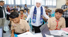 Gubernur Khofifah Tegaskan Peserta Lolos SPMB Jatim Wajib Daftar Ulang. (Foto: Adpim For DigitalJatim)