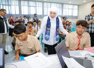 Gubernur Khofifah Tegaskan Peserta Lolos SPMB Jatim Wajib Daftar Ulang