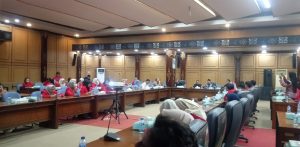Mahasiswa Untag Surabaya Kunjungi DPRD Sidoarjo, Pelajari Praktik Pemerintahan Secara Langsung
