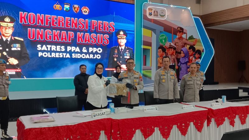 Bejat! Ayah Kandung di Sidoarjo Tega Setubuhi Anak Umur 17 Tahun hingga Hamil 4 Bulan.