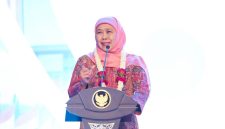 Gubernur Khofifah saat membuka Musyawarah Kerja Nasional (Mukernas) Gereja Pantekosta di Indonesia (GPdI) Tahun 2026 di Hotel Shangri-La Surabaya. (Foto: Adpim For DigitalJatim)