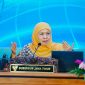 Gubernur Khofifah saat memimpin High Level Meeting (HLM) Forum Investasi, Tim Percepatan Pertumbuhan Ekonomi Daerah (TP2ED), dan Tim Percepatan Akses Keuangan Daerah (TPAKD) Provinsi Jawa Timur Tahun 2026 di Gedung Negara Grahadi Surabaya. (Foto: Adpim For DigitalJatim)