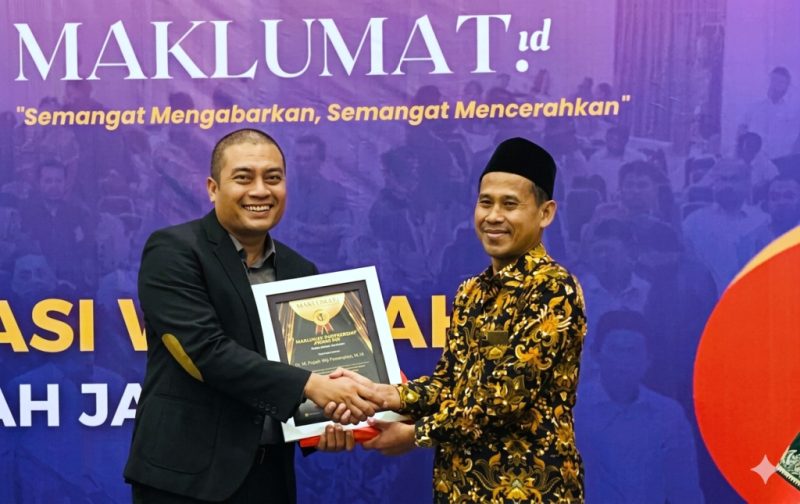 Anggota Komisi E DPRD Jatim dari Fraksi PKS, Puguh Wiji Pamungkas, meraih Maklumat Award 2026 kategori Tokoh Politik Peduli Kesehatan. (foto: Istimewa)