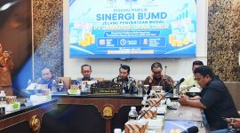 Pokja Wartawan Indrapura menggelar Diskusi Publik bersama Bank Jatim, Bank UMKM Jawa Timur, dan Jamkrida Jatim di DPRD Jawa Timur. (Foto: Istimewa)