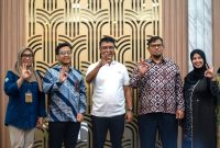 Kolaborasi Indonesia–Norwegia Dimulai di Surabaya, Targetkan Angkut 1 Ton Sampah Plastik per Hari. (Foto; Humas Pemkot)