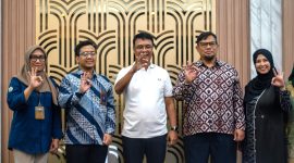 Kolaborasi Indonesia–Norwegia Dimulai di Surabaya, Targetkan Angkut 1 Ton Sampah Plastik per Hari. (Foto; Humas Pemkot)