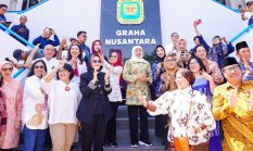 Resmikan Graha Nusantara SMAN 2 Surabaya, Gubernur Khofifah: Bukti Kuatnya Peran Alumni