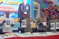 2 WN Malaysia Ditangkap di Bandara Juanda, Bawa Cairan Etomidat untuk Vape.