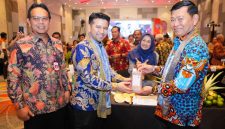Wakil Gubernur Jawa Timur Emil Elestianto Dardak memimpin langsung gelaran Misi Dagang dan Investasi Provinsi Jawa Timur dengan Provinsi Sulawesi Utara di Hotel Fourpoint Manado. (Foto: Adpim For DigitalJatim)