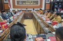 Komisi E DPRD Provinsi Jawa Timur menerima audiensi Forum Komunikasi TPG Jawa Timur yang mewakili guru ASN SMA, SMK, dan SLB dari berbagai daerah di DPRD Jawa Timur.