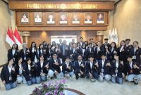 Kunjungan mahasiswa Universitas Merdeka (Unmer) Malang ke Gedung DPRD Jawa Timur, Selasa (9/6/2026), mendapat sambutan hangat dari Sekretaris Fraksi PKS DPRD Jatim Puguh Wiji Pamungkas. 