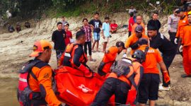 Tim SAR Gabungan Sukses Evakuasi Korban Tenggelam di Sungai Bengawan Solo. (Foto: Istimewa)
