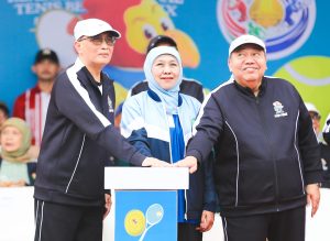 Dampingi Ketua MA RI, Gubernur Khofifah Sebut Kejurnas Tenis Jadi Momentum Perkuat Persatuan Bangsa