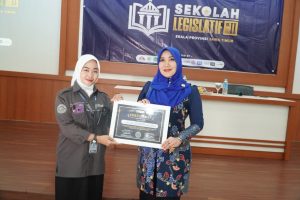 Sekolah Legislasi Se-Jatim di Umsida, Senator Lia Istifhama Ajak Gen Z Aktif Berpolitik Tanpa Baper