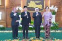 Gubernur Jawa Timur Khofifah Indar Parawansa mengukuhkan Hasoloan Manalu sebagai Kepala Perwakilan Badan Pengawasan Keuangan dan Pembangunan (BPKP) Provinsi Jawa Timur di Gedung Negara Grahadi, Surabaya. (Foto: Adpim For DigitalJatim)