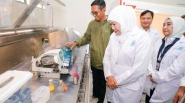 Gubernur Khofifah saat meninjau BBIB Singosari, Kabupaten Malang. (Foto: Adpim For Digitaljatim)