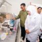 Gubernur Khofifah saat meninjau BBIB Singosari, Kabupaten Malang. (Foto: Adpim For Digitaljatim)