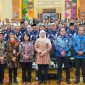 Gubernur Khofifah menghadiri penutupan Pelatihan Kepemimpinan Nasional (PKN) Tingkat II Angkatan II Tahun 2026 yang diselenggarakan Badan Pengembangan Sumber Daya Manusia (BPSDM) Provinsi Jawa Timur di Aula BPSDM Jatim, Surabaya. (Foto : Adpim For DigitalJatim)