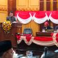 Juru Bicara Fraksi Demokrat - NasDem DPRD Sidoarjo, Muh. Zakaria Dimas Pratama, saat menyampaikan pandangan umum fraksi terhadap Rancangan Peraturan Daerah (Raperda) tentang Pertanggungjawaban Pelaksanaan APBD Tahun Anggaran 2025 dalam rapat paripurna DPRD Sidoarjo. (Foto: Istimewa)