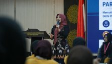 Anggota DPD RI Dr. Hj. Lia Istifhama saat paparkan dalam Seminar Nasional Musyawarah Wilayah Ikatan Pelajar Muhammadiyah (IPM) Jawa Timur di BBPPMPV BOE Malang. (Dok. Istimewa)