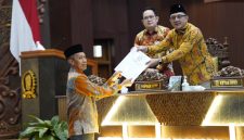 Penegasan itu disampaikan Juru Bicara Fraksi PKS DPRD Jawa Timur, Khusnul Khuluk, dalam Rapat Paripurna DPRD Jawa Timur. (dok. Istimewa)