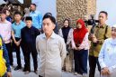 Gubernur Jawa Timur Khofifah Indar Parawansa mendampingi Wakil Presiden RI Gibran Rakabuming Raka meninjau hasil revitalisasi Pasar Induk Banyuwangi di Jalan Sutomo (eks Jalan Susuit Tubun), Kecamatan Banyuwangi, Kabupaten Banyuwangi. (dok. Adpim For DigitalJatim)