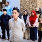 Gubernur Jawa Timur Khofifah Indar Parawansa mendampingi Wakil Presiden RI Gibran Rakabuming Raka meninjau hasil revitalisasi Pasar Induk Banyuwangi di Jalan Sutomo (eks Jalan Susuit Tubun), Kecamatan Banyuwangi, Kabupaten Banyuwangi. (dok. Adpim For DigitalJatim)